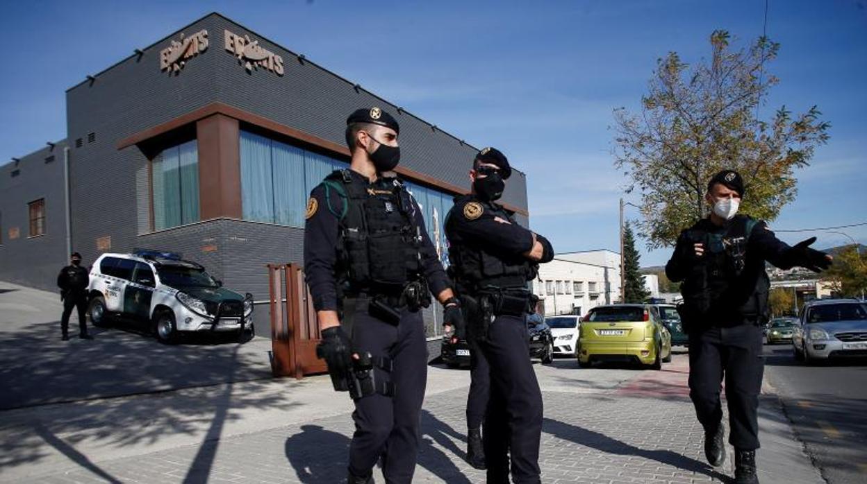 Registro de la Guardia Civil, la semana passada en la operación contra el desvío de fondos