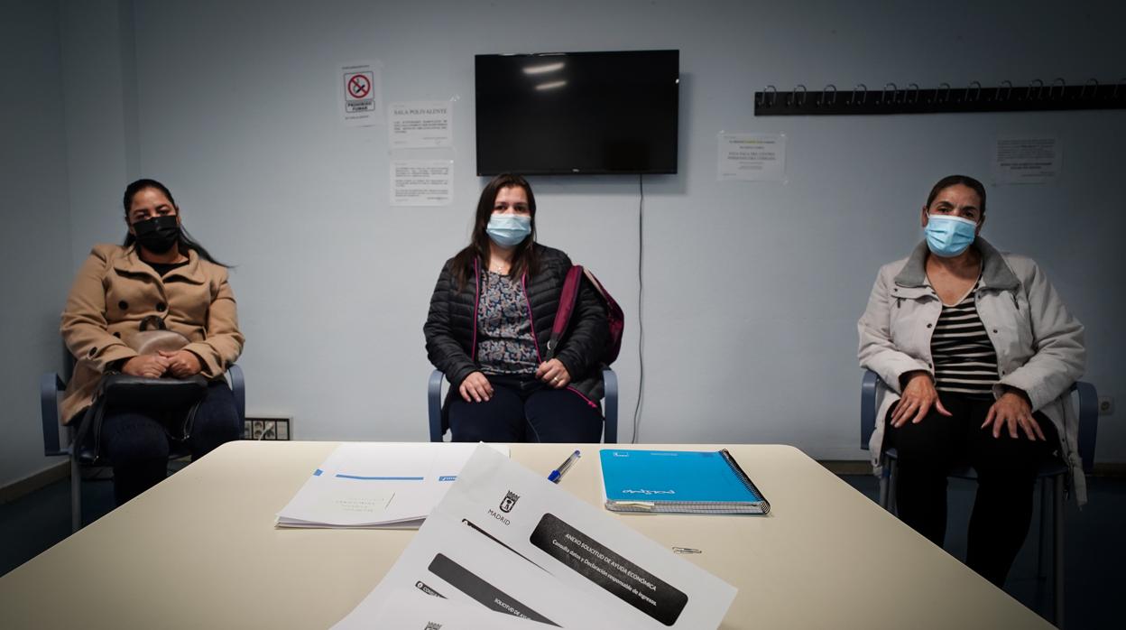 Más joven y con estudios, el Covid cambia el perfil de las personas que piden ayudas al Ayuntamiento de Madrid