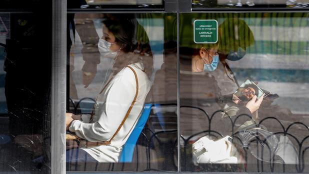 Los vascos deberán llevar mascarilla en el trabajo y para hacer deporte