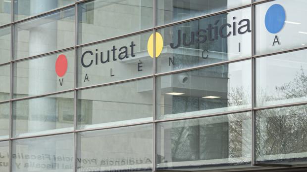 Juzgan a un anciano de 81 años por abusar sexualmente de su nieta de nueve en Valencia