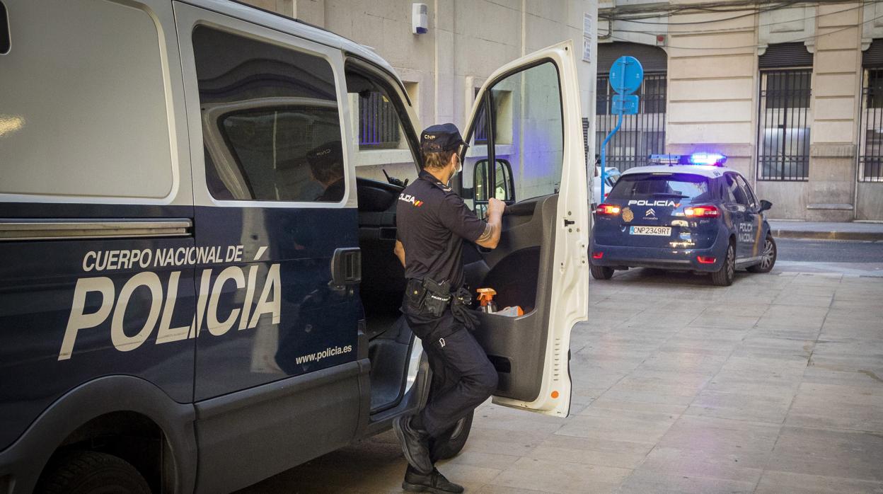 Imagen de archivo de un agente de la Policía Nacional