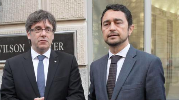 JpC pone en marcha sus primarias para las elecciones autonómicas del 14-F a la espera de Puigdemont