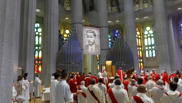 La Generalitat comunica a Omella que limita los actos religiosos a 100 asistentes