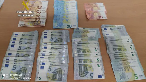 Dos detenidos por intentar estafar en comercios con el timo del cambio de billetes en Alcalá de Xivert