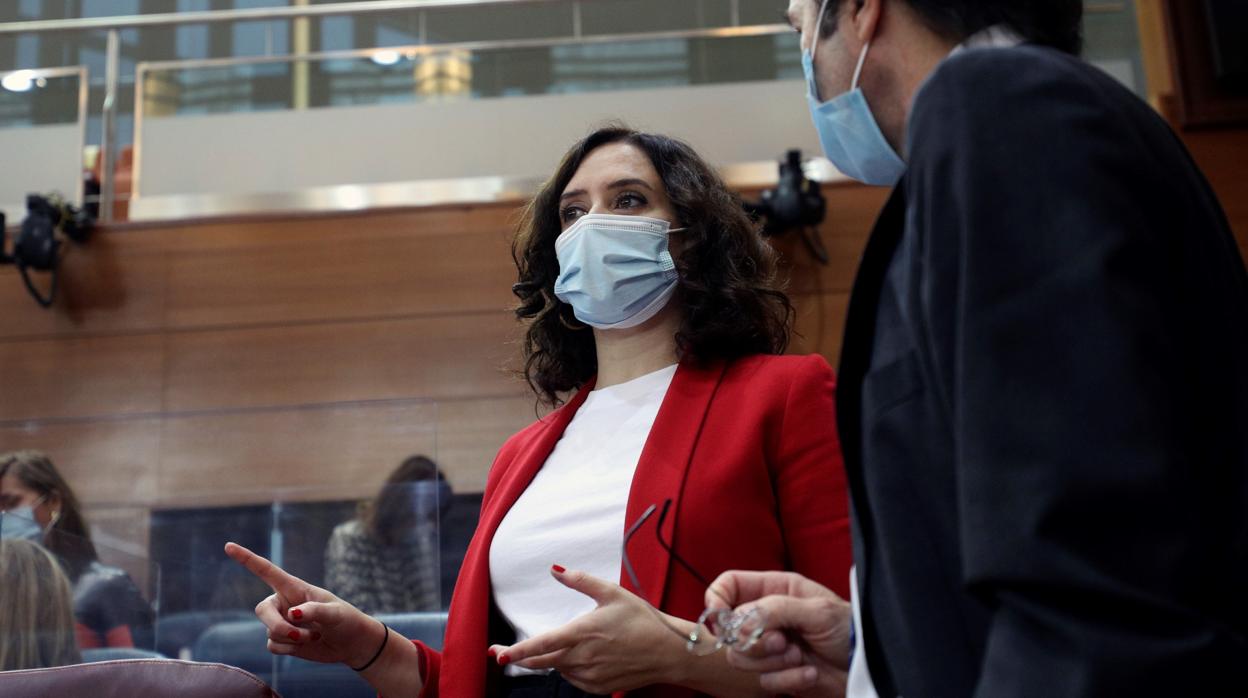 La presidenta madrileña Isabel Díaz Ayuso, en el pleno de la Asamblea