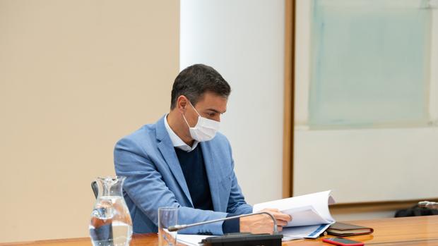 La niebla retrasa la llegada de Pedro Sánchez a Navarra