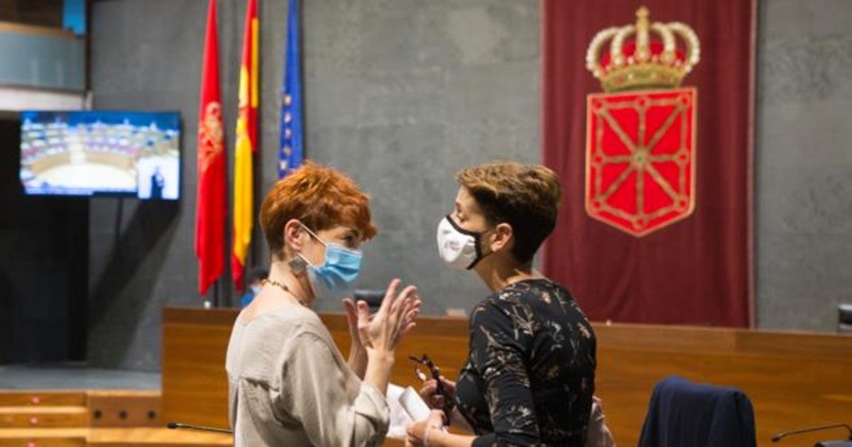 Bakartxo Ruiz (EH Bildu) y María Chivite en una sesión del Parlamento Foral de Navarra del 6 de noviembre