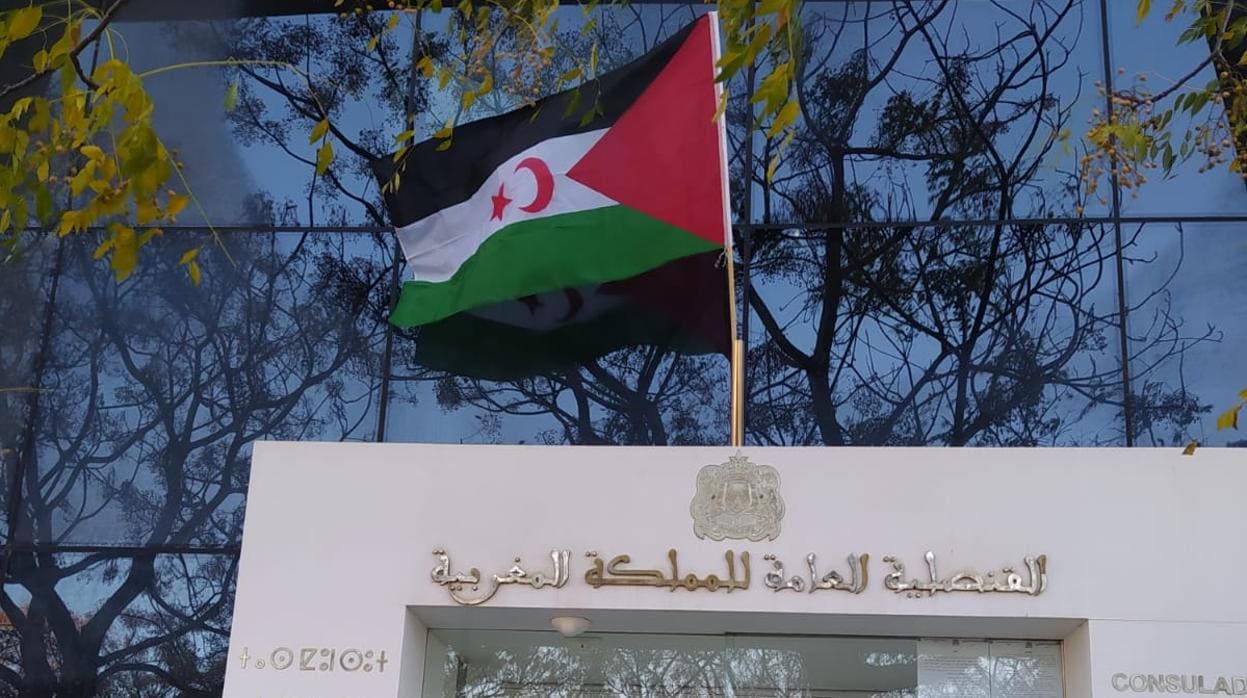 Imagen de la bandera saharaui difundida en redes sociales por el medio Sahararen askapenaren alde sobre el gesto en el Consultado de Marruecos en Valencia