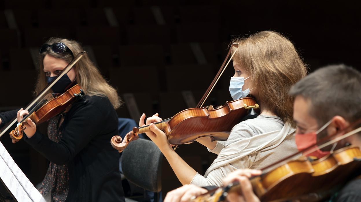 Ensayo de miembros de la Oscyl