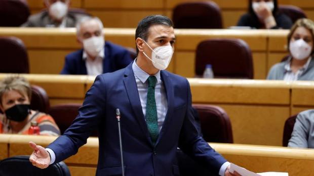 Sánchez ni siquiera cita a Bildu cuando el PP le pregunta en el Senado por el pacto de Presupuestos