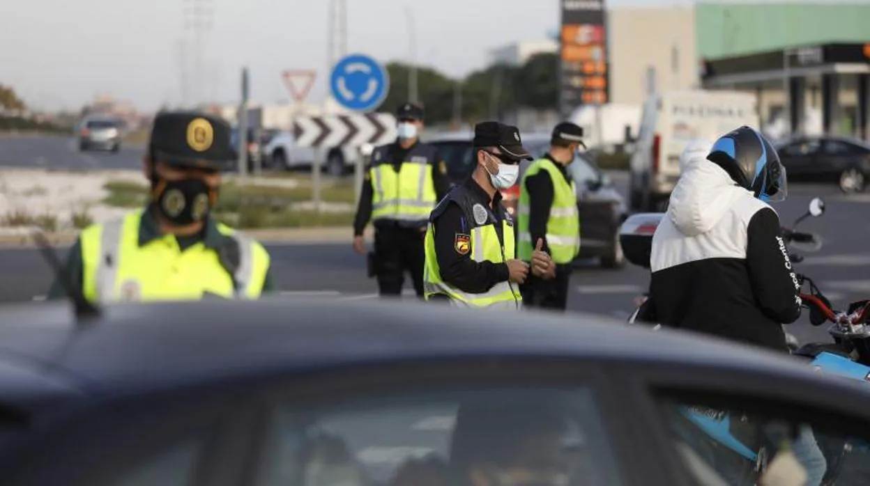 Control policial en Córdoba por las restricciones de la pandemia
