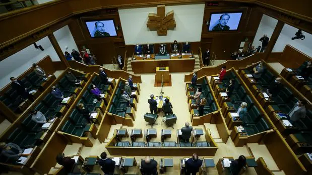 Vox y Cs se suman al homenaje del Parlamento vasco a Brouard, el dirigente de Batasuna asesinado por los GAL