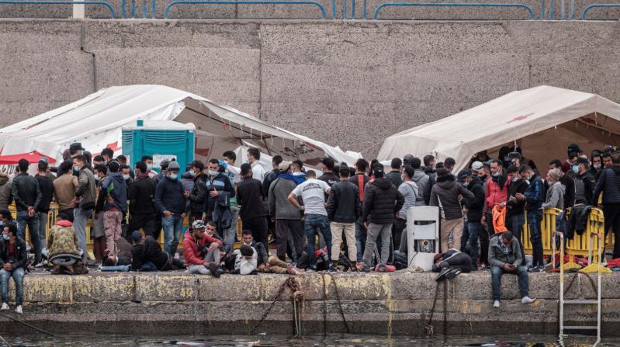 «Marlaska está sobrepasado y miente»