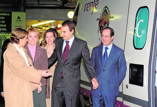 Zapatero, Bono, Álvarez y Aguirre en la inauguración del AVE en 2005