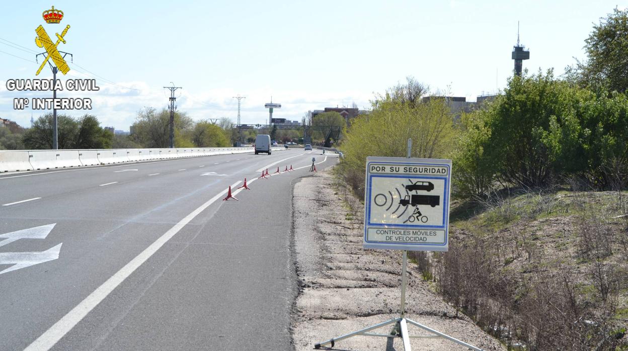 El motorista tenía una limitación de velocidad de 90 kilómetros por hora