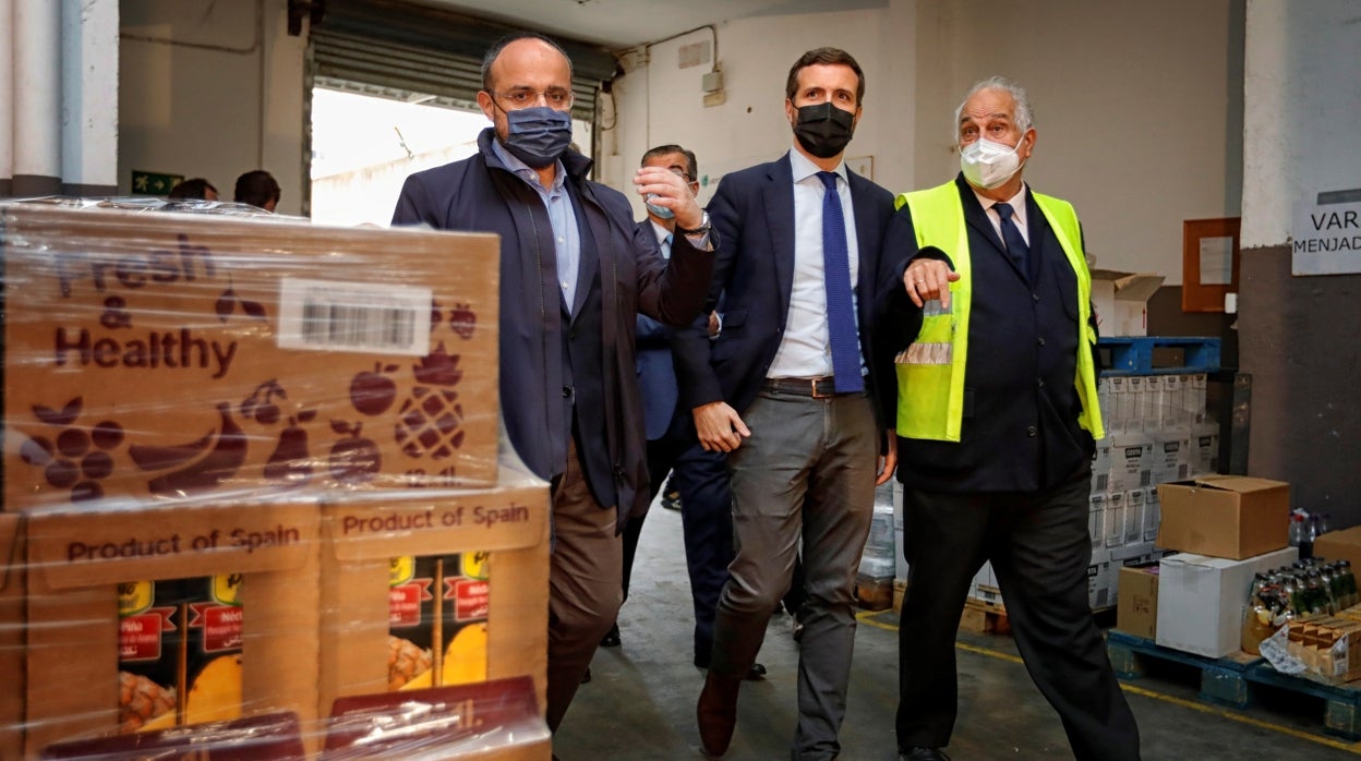 Pablo Casado, con Alejandro Fernández, durante la precampaña electoral catalana