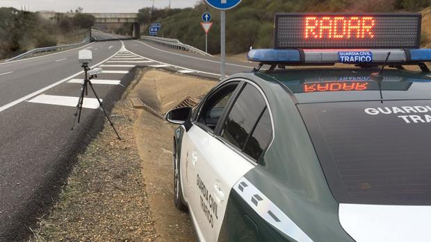 Investigado por causar un accidente de tráfico, darse a la fuga y cuadruplicar la tasa de alcohol