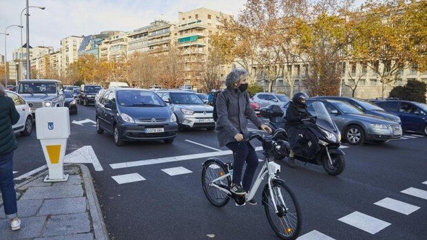 Almeida invertirá 70 millones en 2021 en obras que incluyen carriles bici y ciclocarriles