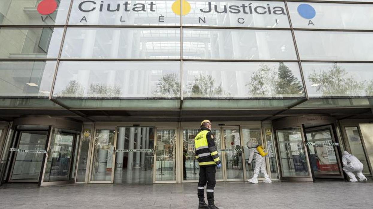 Acceso a la Ciudad de la Justicia de Valencia, sede del juicio