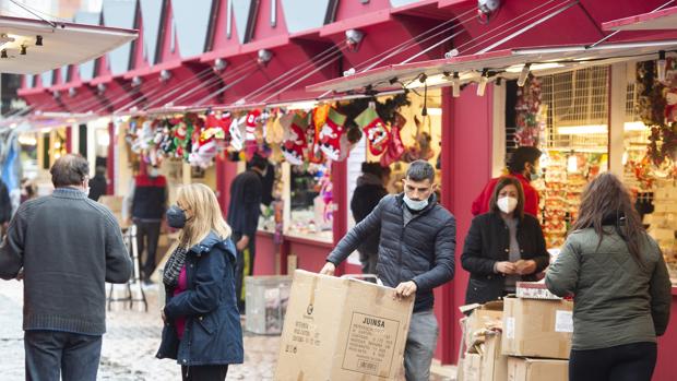 El objetivo de Madrid: bajar a los 200 casos el 15 de diciembre para una Navidad «lo más normal posible»