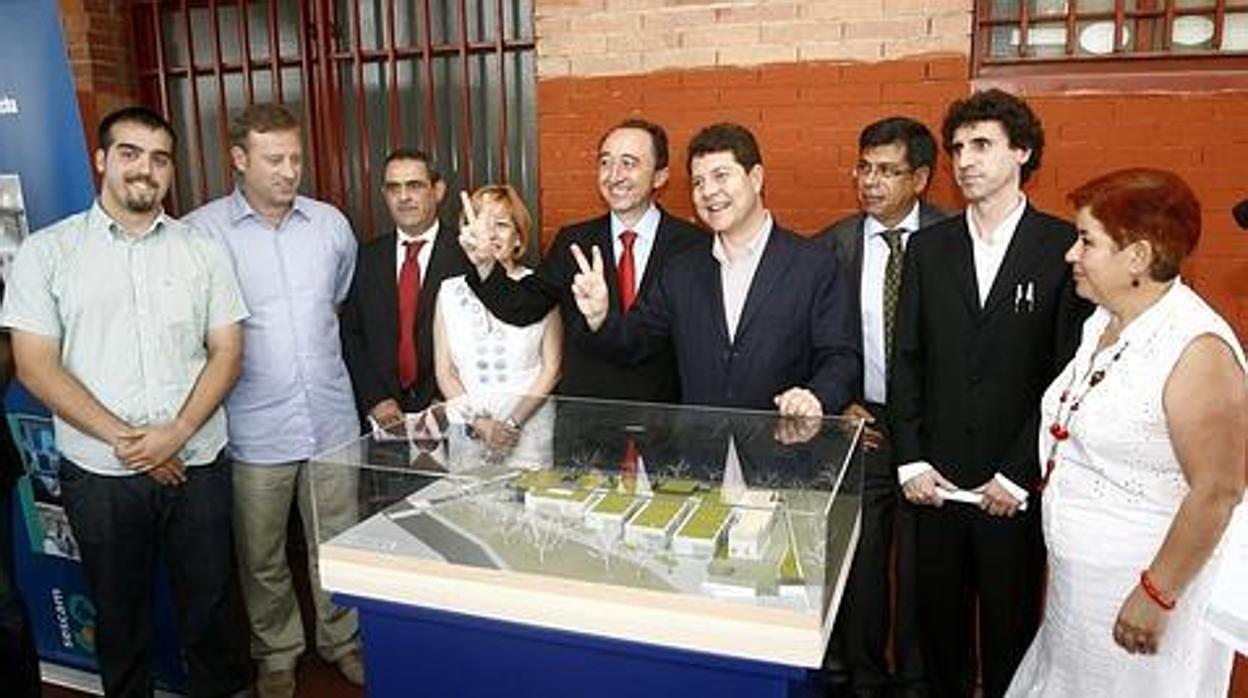 Hace más de diez años, en julio de 2010, el propio García-Page, siendo alcalde, presentó el proyecto