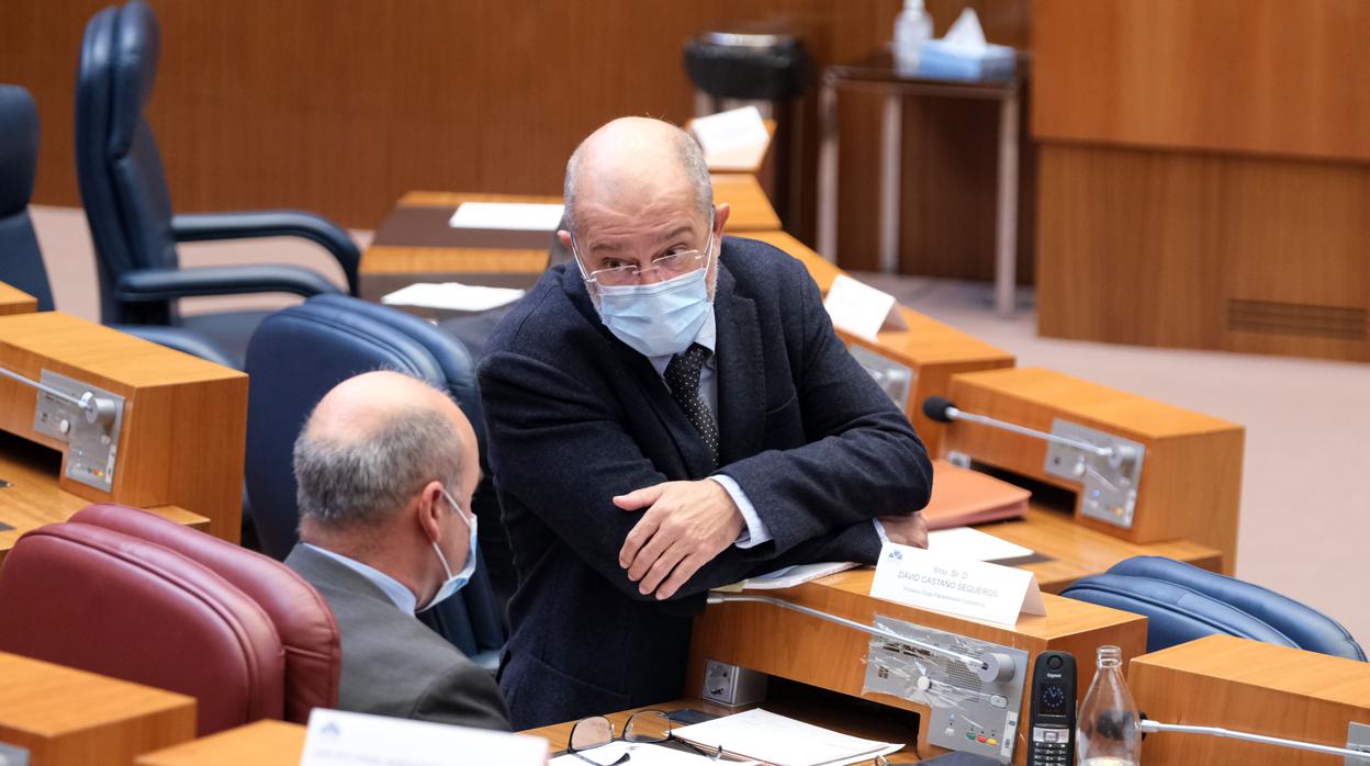 El vicepresidente de la Junta, ayer durante el pleno de las Cortes