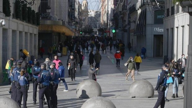 Madrid refuerza con 50 policías municipales y 20 agentes de Movilidad el dispositivo para el puente de la Constitución