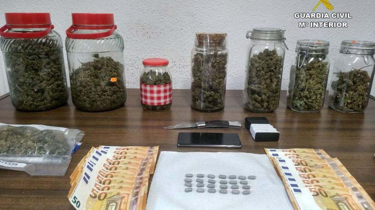 Desarticulan un punto de venta de drogas en una vivienda que abastecía a menores en Xaló