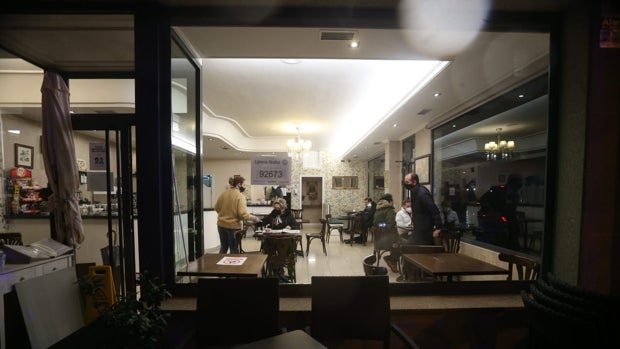 La lluvia, la nieve y el frío aguan el retorno de la hostelería en Galicia