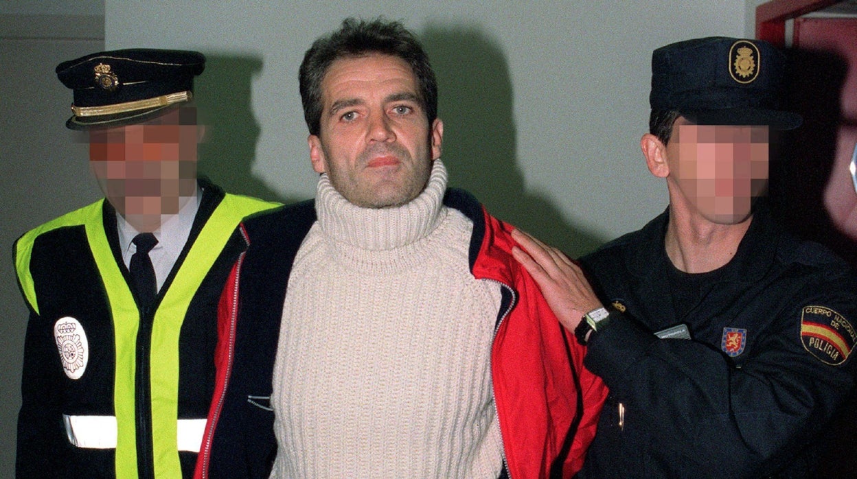 José Javier Arizkuren Ruiz, alias Kantauri, en su entrega a España en diciembre del 2001