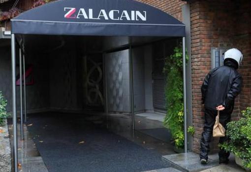 Entrada al restaurante Zalacaín, cerrado definitivamente por la pandemia