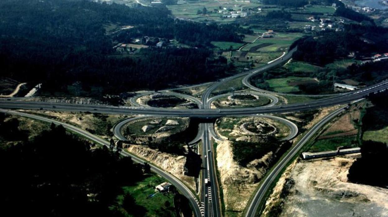 Autopista AG-55 que une La Coruña con Caballo