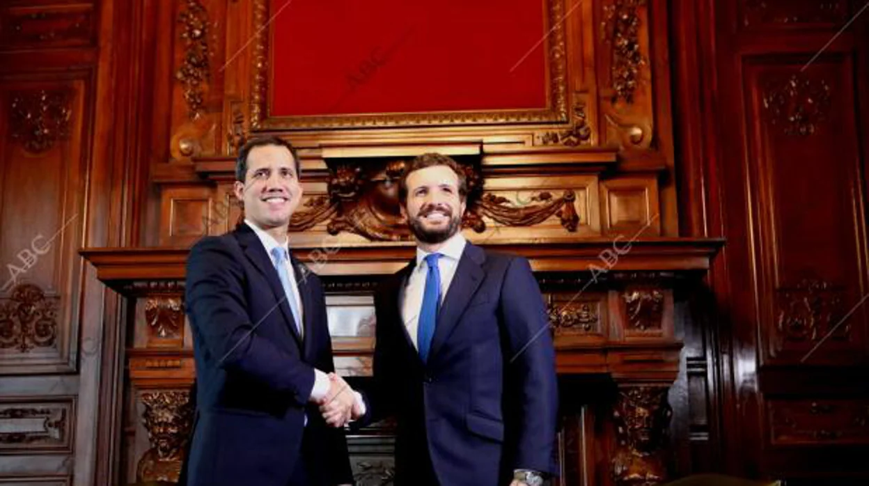 Pablo Casado y Juan Guaidó se reunieron en enero de este año en Madrid