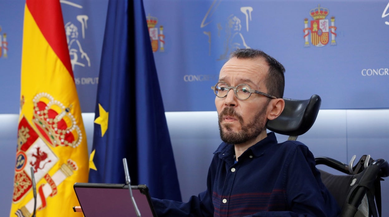 El portavoz de Unidas Podemos en el Congreso, Pablo Echenique, durante la rueda de prensa tras la reunión de la Junta de Portavoces del Congreso de este miércoles