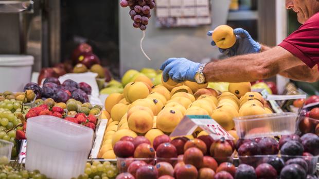 Venta de droga entre naranjas y melones: seis años de prisión por traficar con cocaína en una frutería familiar