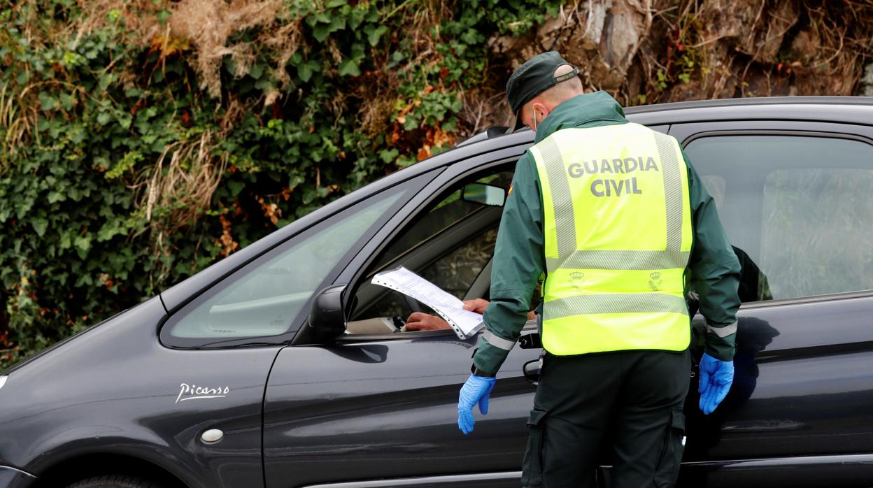 La Guardia Civil en uno de los controles en una imagen de archivo