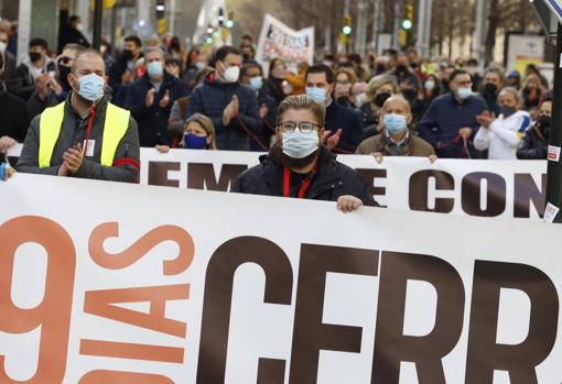 La manifestación fue masiva. Trabajadores y empresarios, unidos para clamar por la salvación de la hostelería aragonesa