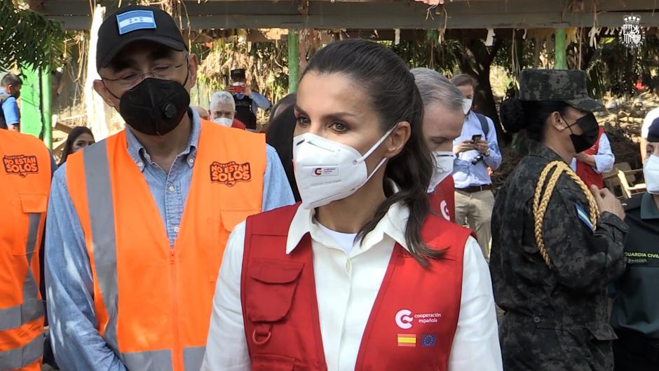 La Reina lleva un cargamento de ayuda humanitaria a Honduras