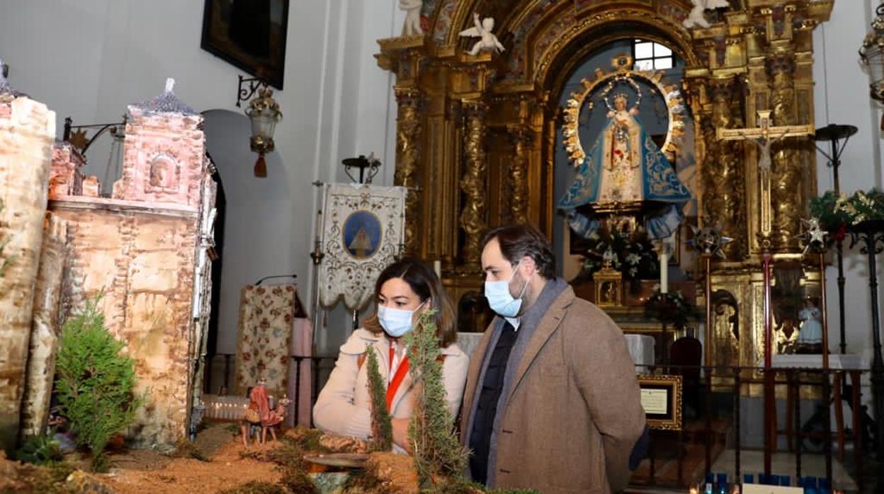 Alonso y Núñez, durante su visita el Nacimiento de la Virgen de la Estrella