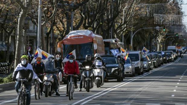 «También en español»: Barcelona marcha a favor de la enseñanza bilingüe