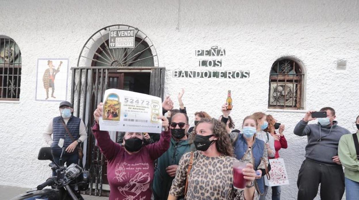 Celebración del tercer premio en Barbate, Cádiz