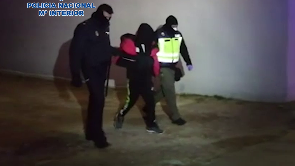 Vídeo: detenido por amenazar al grito de «¡Alá es grande!» con un machete por las calles de Castellón