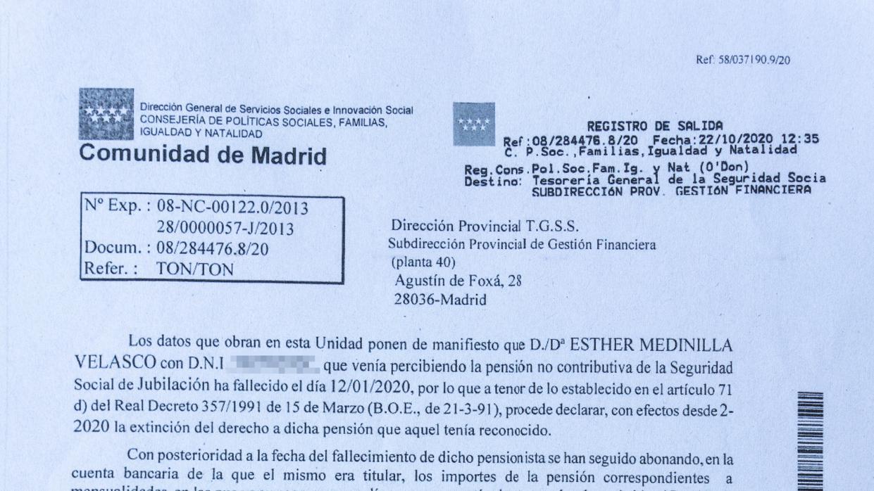 Sobre estas líneas, la orden de la reclamación al banco de las cantidades cobradas por Esther desde febrero