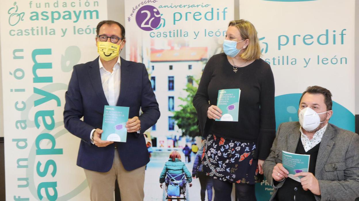 La consejera de Familia e Igualdad de Oportunidades, Isabel Blanco, acude a la presentación del Manual de actuación y prevención de la COVID-19 en asistencia personal de Predif Castilla y León junto al delegado de la ONCE, Ismael Pérez y el presidente de Predif Francisco Sardón