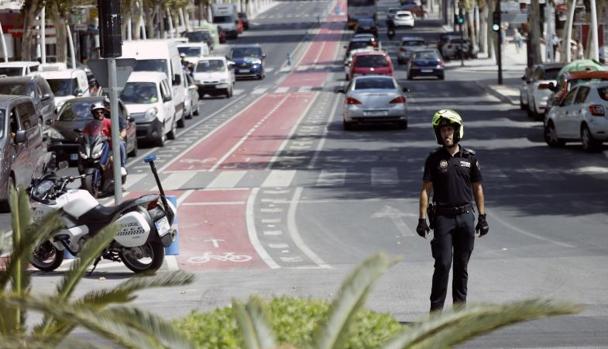 La Policía Nacional evita en Benidorm el suicidio que una menor había anunciado en Tik Tok