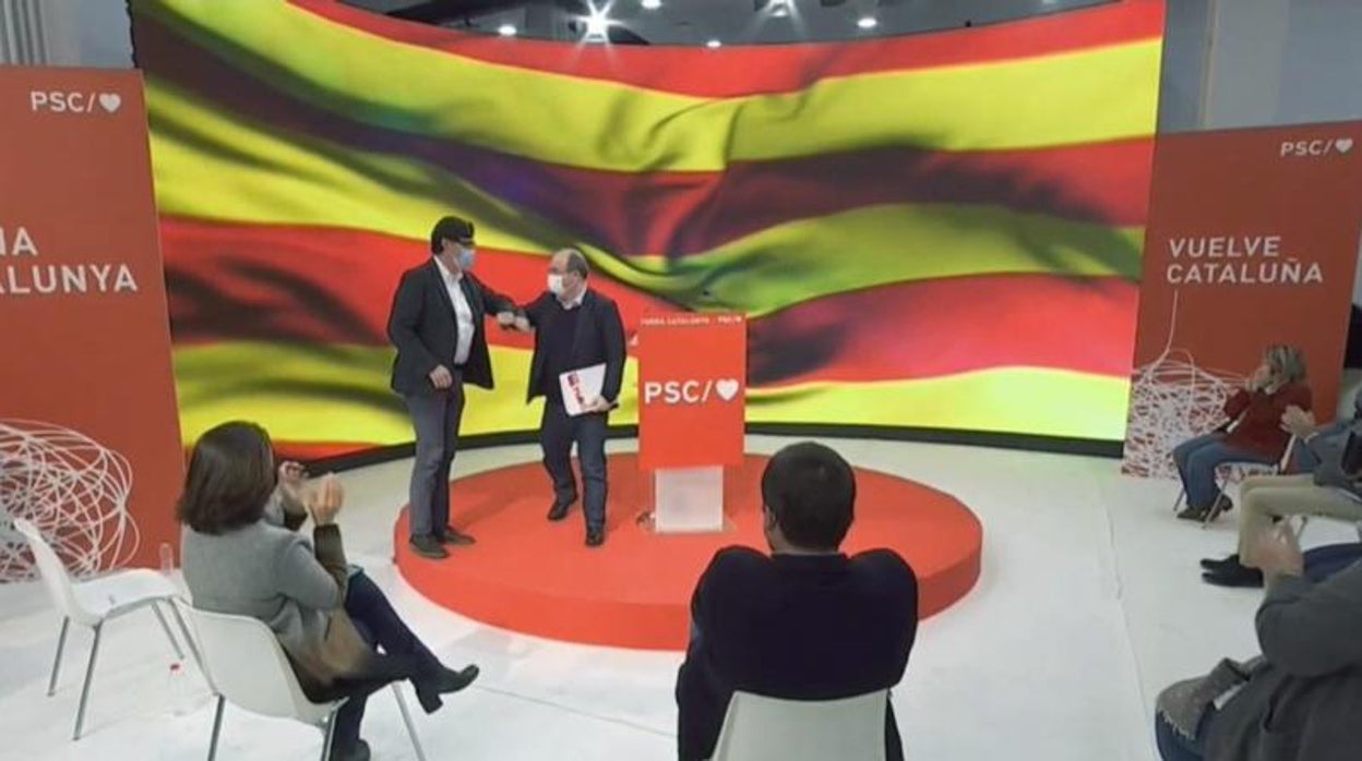 El ministro de Sanidad, Salvador Illa, y el líder del PSC, Miquel Iceta, ayer en el primer acto de campaña