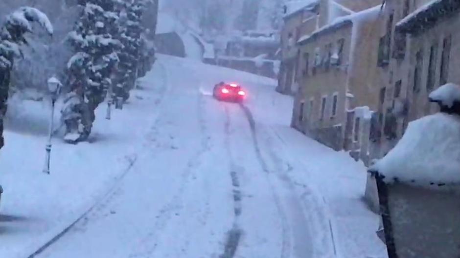 La nieve hizo imposible la circulación por la ciudad de Toledo