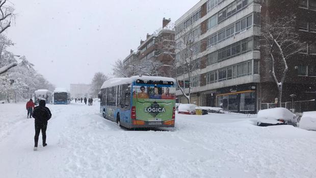 Metro, el único medio de transporte público que funciona, abrirá 24 horas