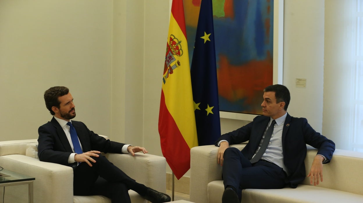 El líder de la oposición y el jefe del Ejecutivo, en su primera reunión tras la investidura