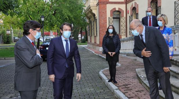 Castilla y León lamenta que el Gobierno «trate de obstaculizar» la lucha contra el Covid al recurrir el adelanto del toque de queda